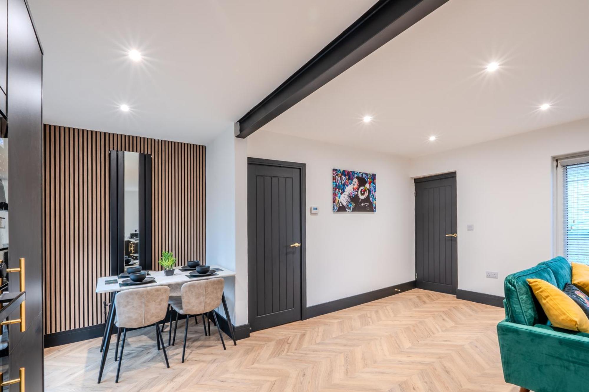 Modern 3Br Home - Private Parking - Tv In Every Bedroom Σουόνσι Εξωτερικό φωτογραφία