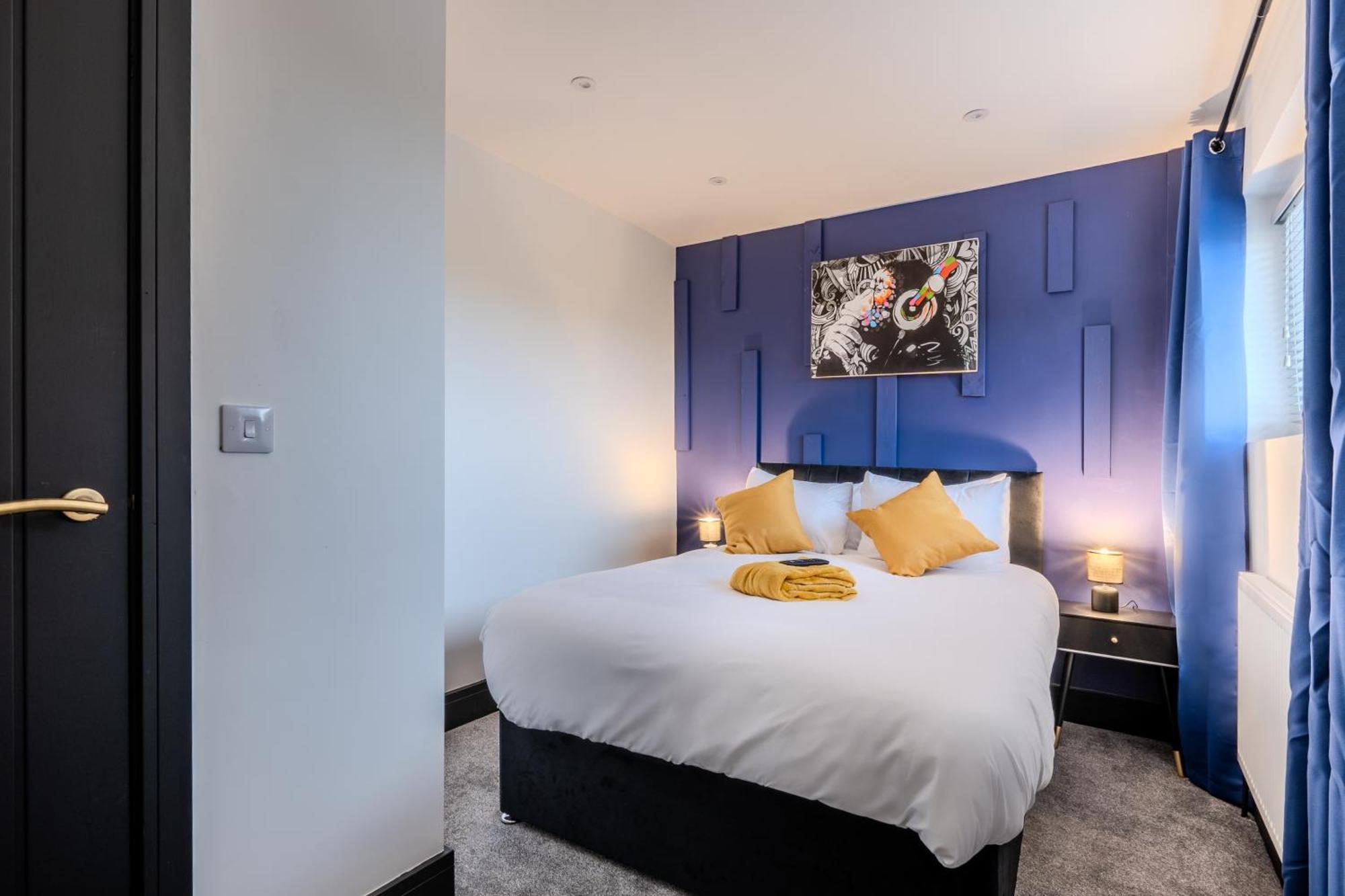 Modern 3Br Home - Private Parking - Tv In Every Bedroom Σουόνσι Εξωτερικό φωτογραφία